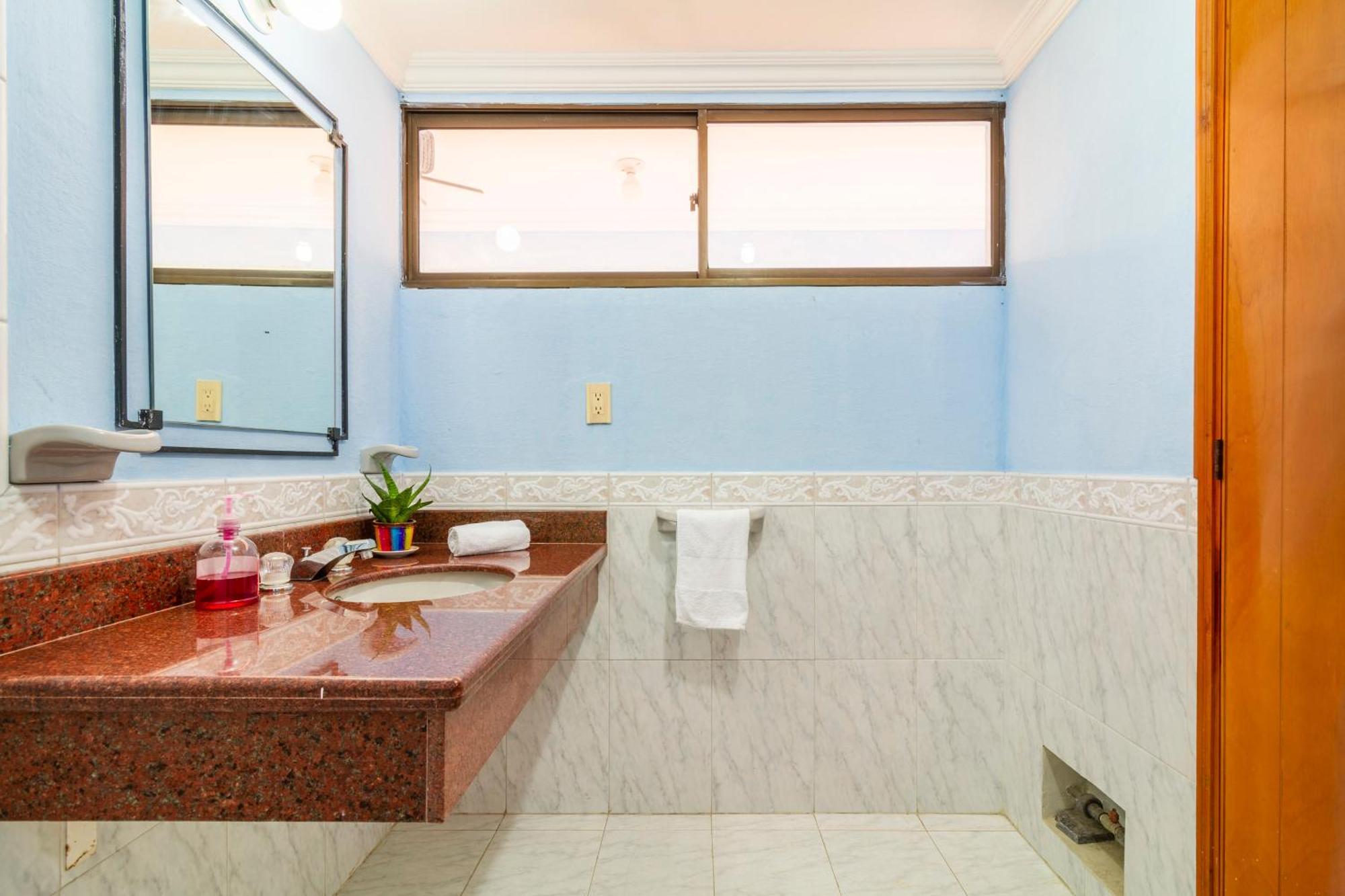 Hostal Cartagonova - Habitaciones Privadas Y Amplias Cerca A Zonas Turisticas Cartagena Luaran gambar