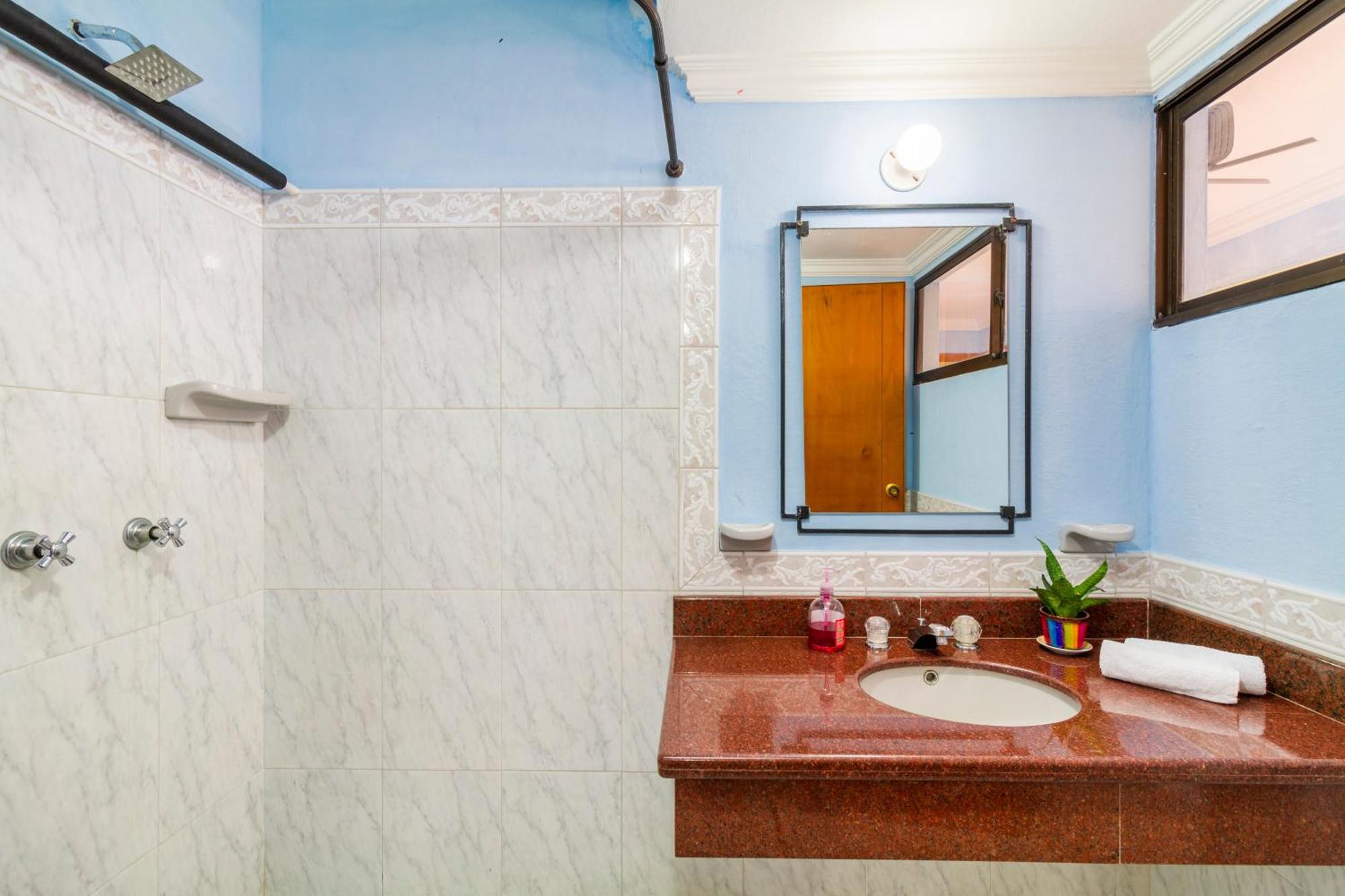 Hostal Cartagonova - Habitaciones Privadas Y Amplias Cerca A Zonas Turisticas Cartagena Luaran gambar
